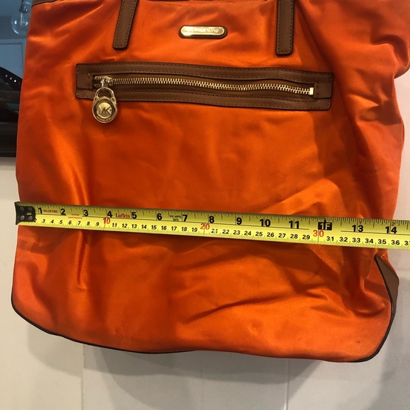 Michael Kors Kempton Tote Large - Picture 5 of 8